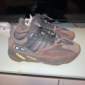 Yeezys Boost 700 Mauve